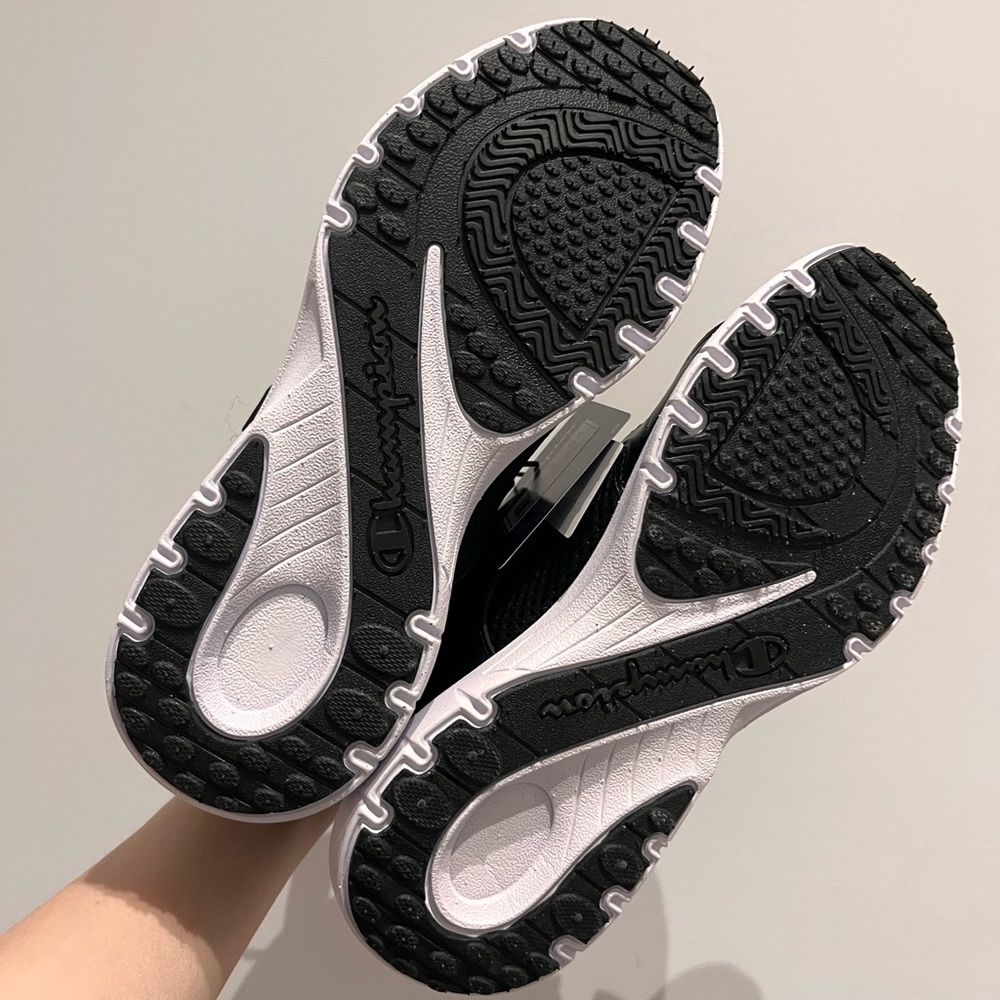 NEW Champion Big Kids Lightweight Sports Gym Sneakers Black White Size 4 - Picture 3 of 4